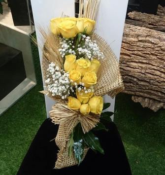 15 Yellow Roses Exclusive Bouquet