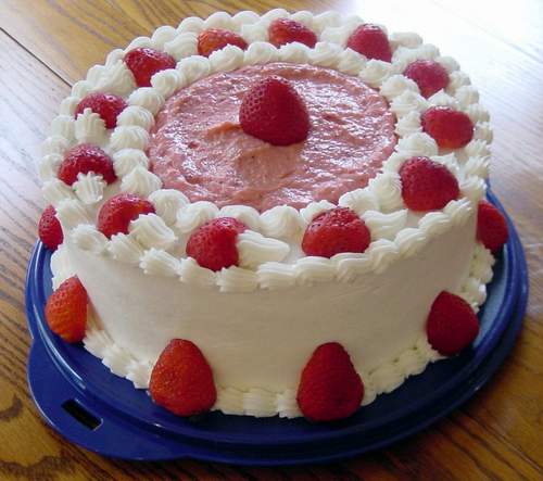 3 KG Strawberry Cake