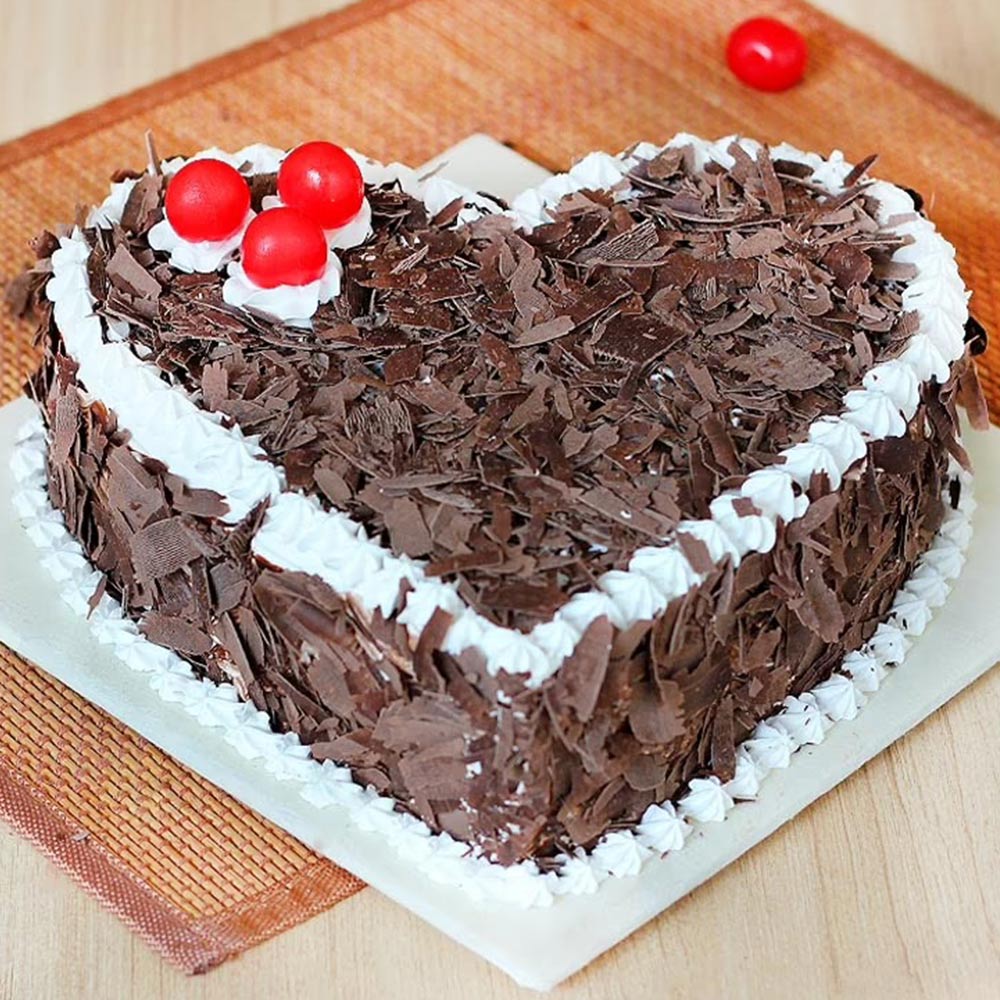 Heart Shaped Black Forest Delight Cake 1/2 Kg - Same Day Delivery ...