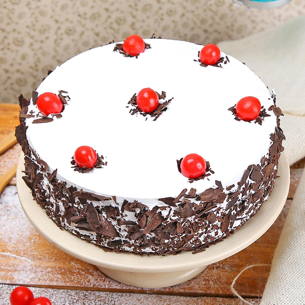 Black Forest Cake With Cherries 